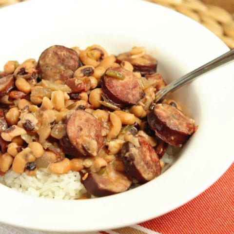 Crockpot Hoppin' John - This slow cooker meal uses only a few ingredients and couldn't be easier!  