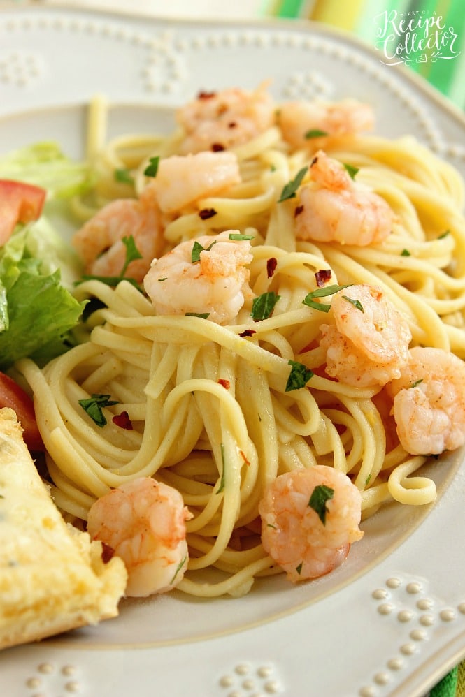  Lemon Shrimp Linguine - A quick and easy pasta recipe filled with shrimp, a light lemon and garlic sauce, and red pepper flakes for a little bite.