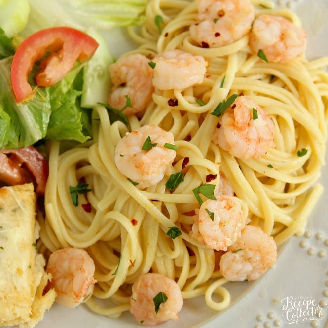 Lemon Shrimp Linguine - A quick and easy pasta recipe filled with shrimp, a light lemon and garlic sauce, and red pepper flakes for a little bite.