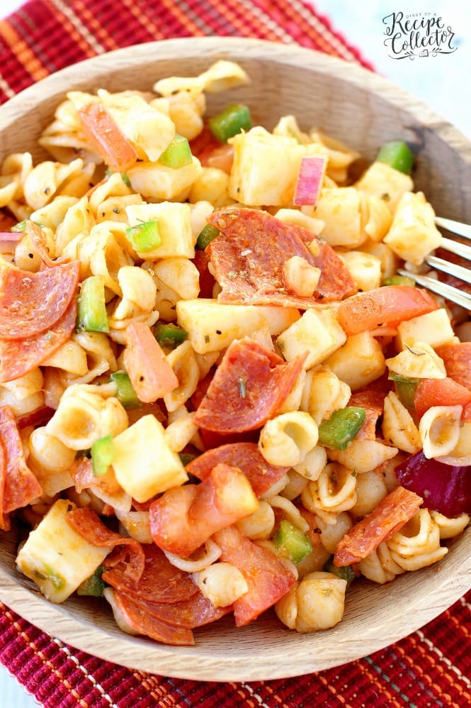 This Pizza Pasta Salad has all the wonderful flavors of a supreme pizza! Plus it is a great make-ahead recipe!