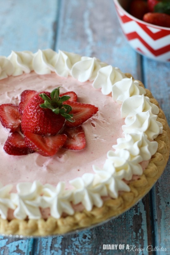 Strawberry Daiquiri Pie - A super simple summer dessert made with strawberry daiquiri mix! Don't worry...there is no alcohol so it is kid-friendly too! - Diary of a Recipe Collector