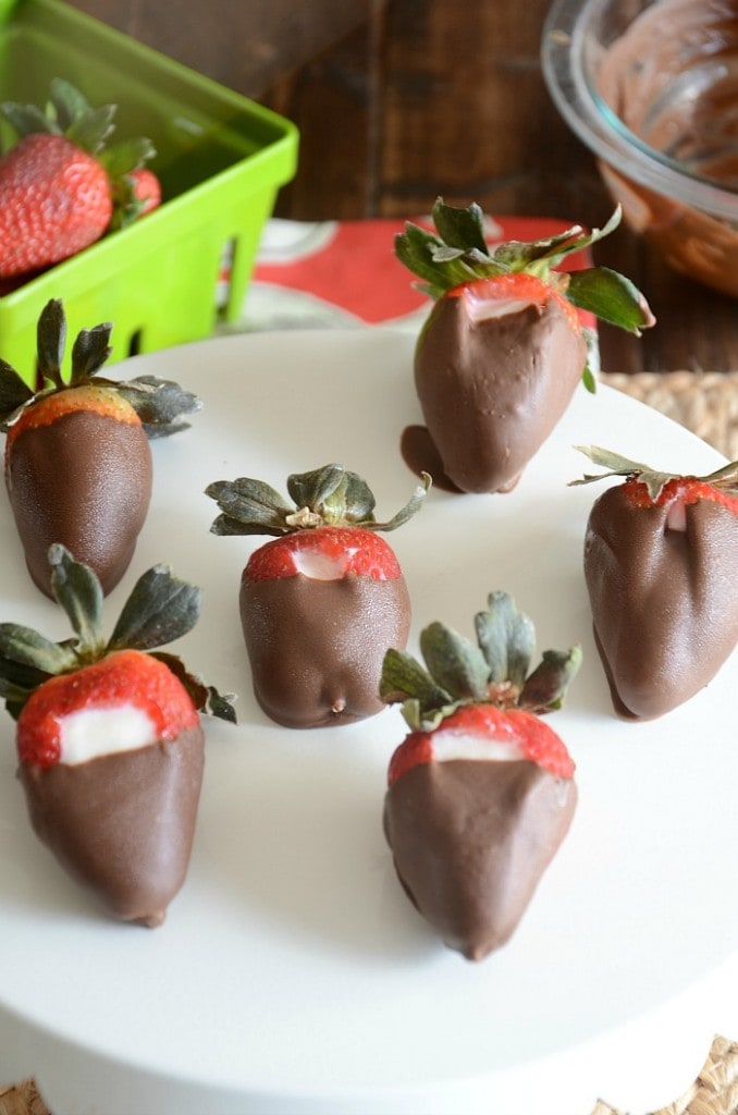 Weekly Family Meal Plan - Chocolate Cheesecake-Stuffed Strawberries