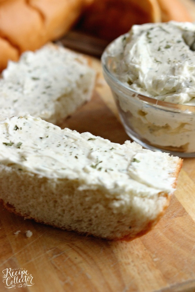 Italian Garlic Butter - Deliciously spreadable and filled with parmesan and garlic paste. It's perfect on sliced french bread!