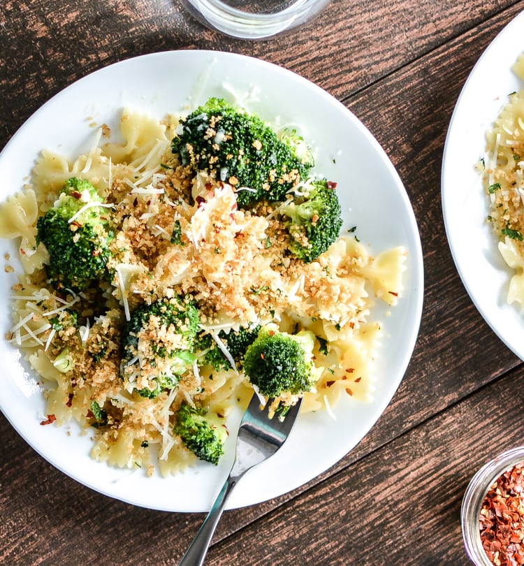 Weekly Family Meal Plan - Spicy Pasta with Broccoli and Turkey