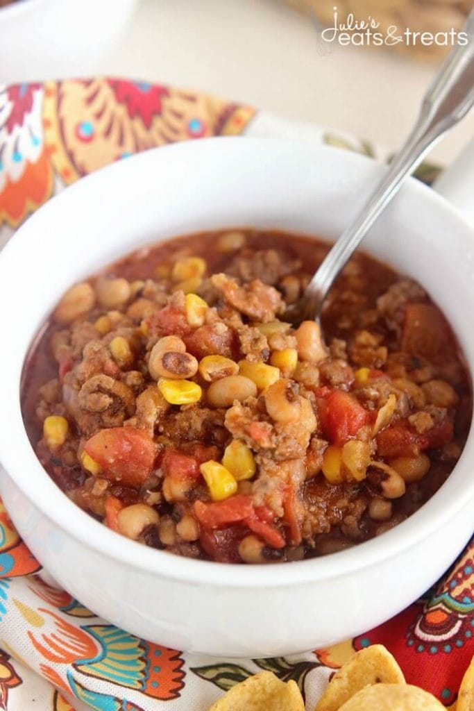 Sausage & Black Eyed Pea Chili - A hearty dinner idea filled with ground beef, black-eyed peas, corn, diced tomatoes, and breakfast sausage! It's quick, easy, and delicious!