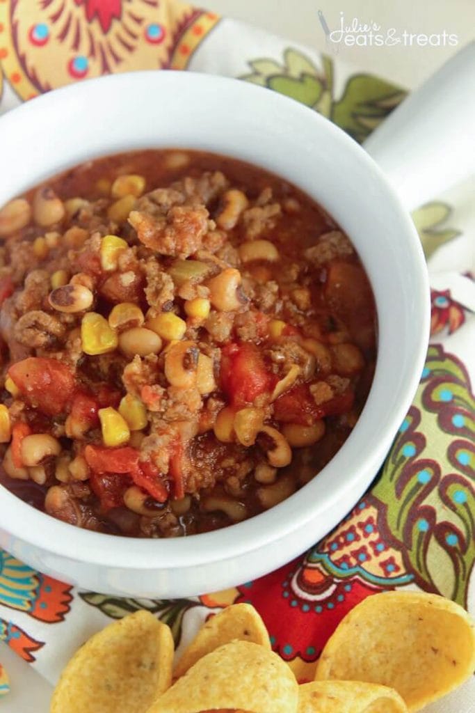 Sausage & Black Eyed Pea Chili - A hearty dinner idea filled with ground beef, black-eyed peas, corn, diced tomatoes, and breakfast sausage! It's quick, easy, and delicious!