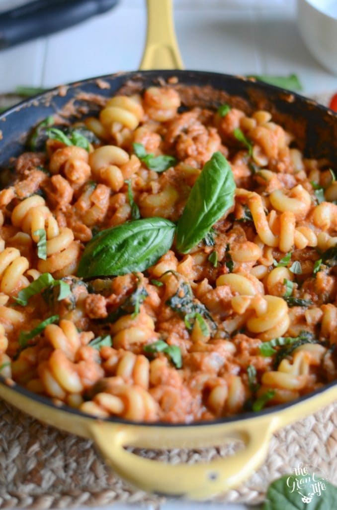 http://thegrantlife.com/creamy-tomato-spinach-pasta/
