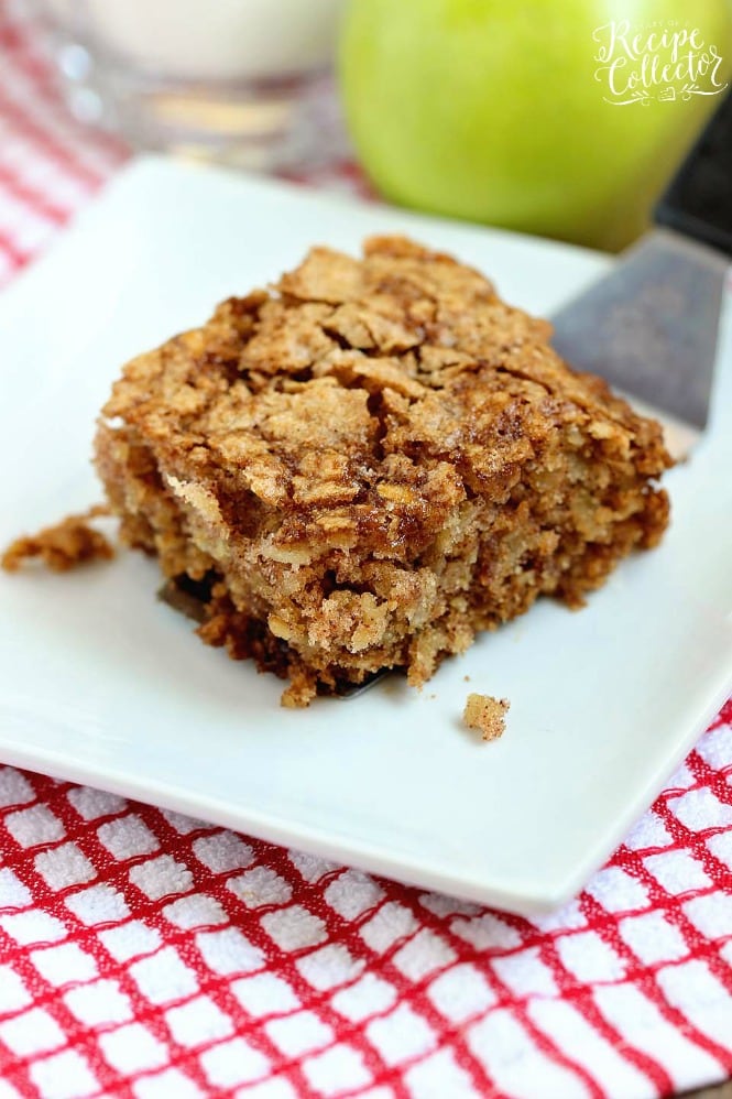 Apple Oatmeal Breakfast Cake - An easy and delicious breakfast or snack idea filled with shredded apples and oatmeal. Â It's perfect for back to school!Â 