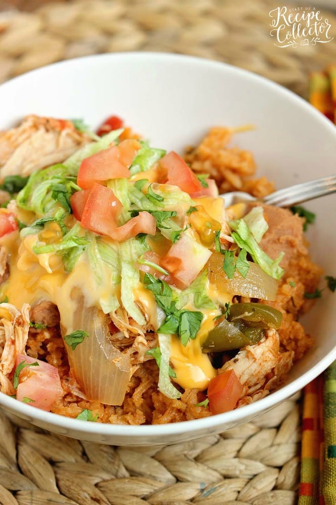 Chicken Fajita Bowlrito - All the great taste of chicken fajitas minus the tortilla made easy with the help of slow cooker mexican chicken!!