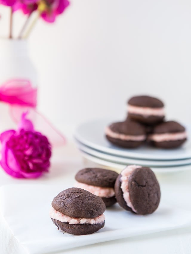 Whoopie Pie with Strawberry Cream