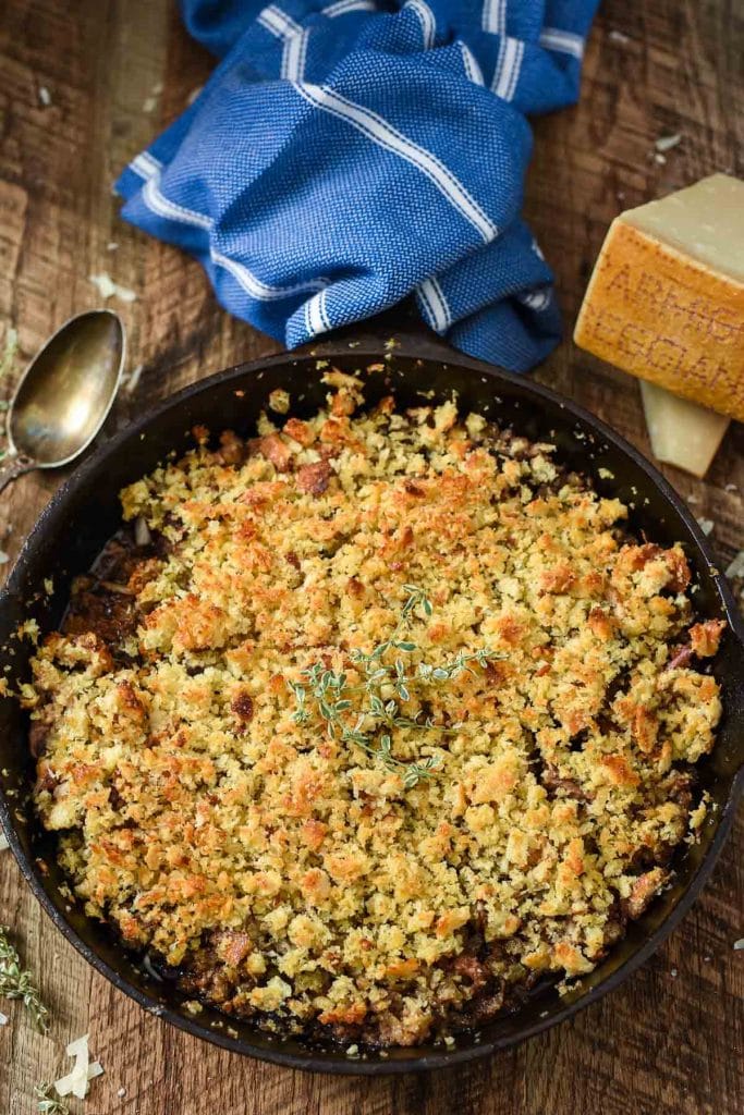 Baked Mushrooms with Red Wine and Parmesan Crumbs