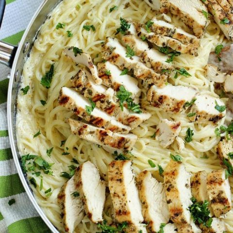 Basil Pesto Chicken Alfredo - An easy, delicious, and quick 30 minute chicken dinner recipe!  