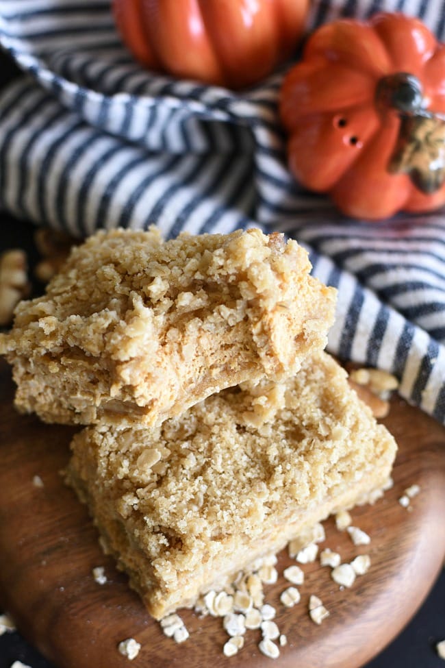 Pumpkin Cheesecake Crumb Bars