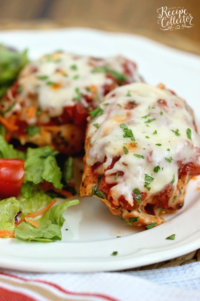 Skinny Italian Chicken Roll-Ups - A healthy chicken dinner recipe that is low in calories and only 4 freestyle Weight Watchers points.  It's a delicious recipe to help you stay on track!
