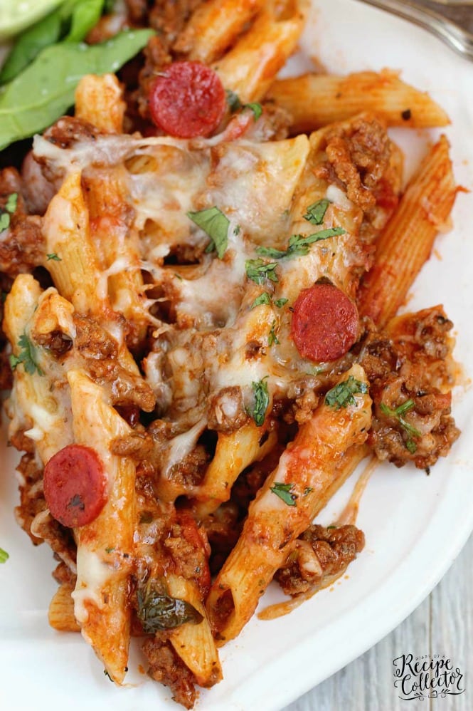 Easy One Pot Pizza Pasta - A quick and delicious dinner idea filled with ground beef, mini pepperoni, Italian spices, pasta, and cheese.  