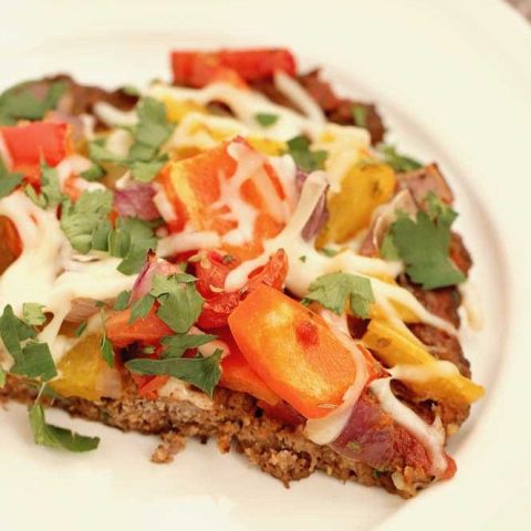  Skinny Meatza Pizza - Low-carb and low-calorie recipe idea great for a quick dinner or make-ahead lunches!