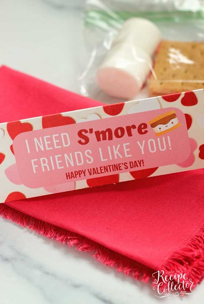 Valentine's Day S'more Printable - Here's a fun idea for Valentine's Day treats!  It's perfect for a quick s'more treat mix or an individual s'more treat!