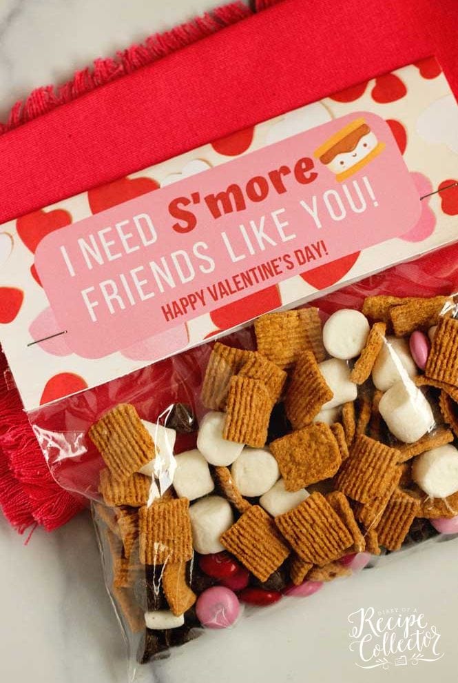 Valentine's Day S'more Printable - Here's a fun idea for Valentine's Day treats!  It's perfect for a quick s'more treat mix or an individual s'more treat!