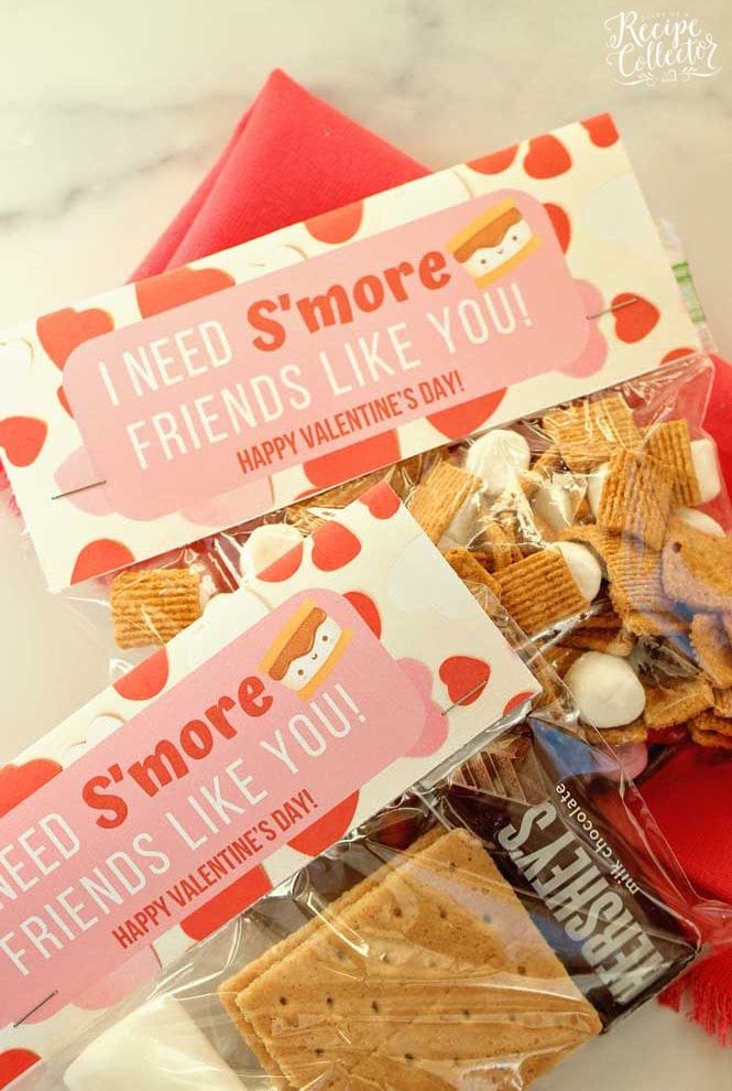 Valentine's Day S'more Printable - Here's a fun idea for Valentine's Day treats!  It's perfect for a quick s'more treat mix or an individual s'more treat!