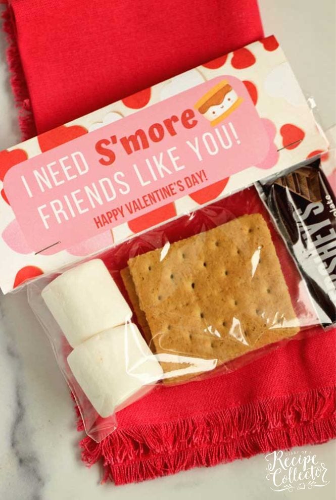Valentine's Day S'more Printable - Here's a fun idea for Valentine's Day treats!  It's perfect for a quick s'more treat mix or an individual s'more treat!