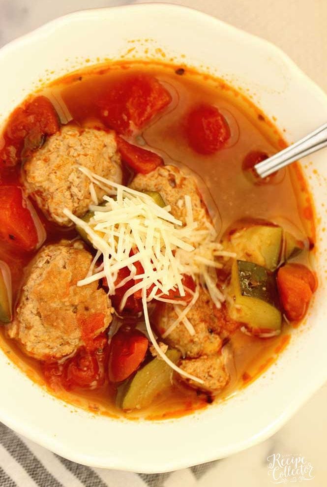 This Skinny Turkey Meatball Soup is an easy and quick low-calorie and high protein dinner or lunch idea! 