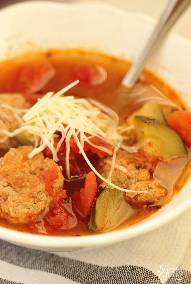 This Skinny Turkey Meatball Soup is an easy and quick low-calorie and high protein dinner or lunch idea! 